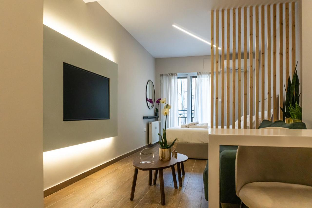 Elegant Suite - Пірей Екстер'єр фото